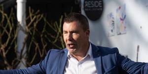 As buyers hold back,some auctioneers are left hanging.