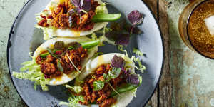 Chilli pork bao with cucumber. 