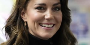Kate’s given us bouncy hair and years of fashion inspo. We can’t have her abdomen,too