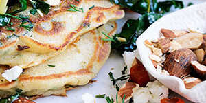 Breakfast,lunch or dinner:Spinach hotcakes.