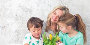 The top gifts for mums are flowers,alcohol,or an experience,according to Australian Retailers Association and Roy Morgan research.