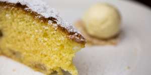 Torta di mele (apple cake) is all spice,sweetness and light.