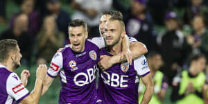 Glory clinch A-League's Premiers Plate with win over Jets