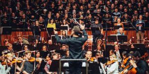 Sydney Philharmonia Choirs artistic and music director Brett Weymark conducts ChorusOz.