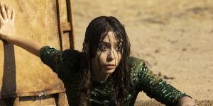 Hazel (Milioti) escapes husband Billy (Magnussen) in the quirky drama.