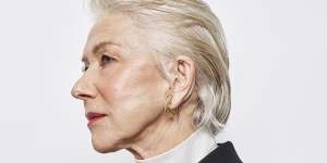 With her “so what?” attitude to beauty and an approach to fashion that is never timid,Helen Mirren is forever appealing.