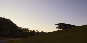 A flood-bridge structure enabled Bundanon’s new building to create space in thin air:“We had to find an idea that solved a lot of issues with one gesture,” says lead architect Kerstin Thompson.