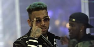 Singer Chris Brown released in Paris after rape complaint