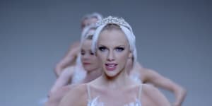 Taylor Swift in the music video for her hit Shake It Off.