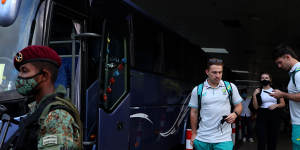 Australian cricketers Mitchell Marsh and Josh Inglis arrive in Colombo on June 1.
