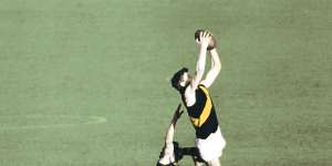 Richmond's Royce Hart marks during the 1967 grand final against Geelong.