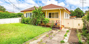 A three-bedroom house in Penrith currently advertised for $450 per week - the suburb’s median weekly asking rent.