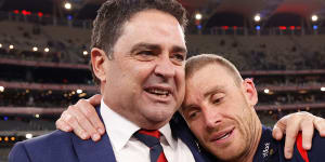 Melbourne great Garry Lyon with coach Simon Goodwin after the Demons’ 2021 premiership. Lyon was one of the interviewers tasked with quizzing Goodwin about the club’s culture on SEN radio this week.