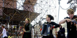 Arcade Fire playing in 2005,a time of the hipster vibe.