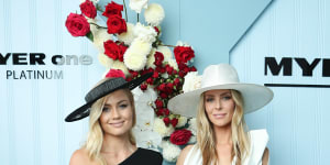 Mind the gap:Elyse Knowles and Jennifer Hawkins on Derby Day in Melbourne.