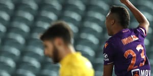 Glory snap winless streak as Mariners equal record number of defeats