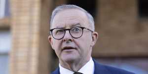 Opposition Leader Anthony Albanese had a bad first week of the campaign.