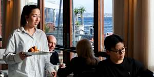 Felons Seafood’s location,right on the water on Manly Wharf’s East Esplanade,is an open invitation for a long lunch.