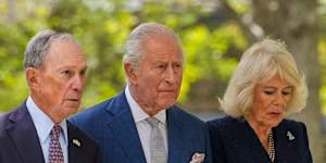 Charles and Camilla,with former New York mayor Michael Bloomberg,left flowers at the memorial for the victims of the September 11,2001,attacks.