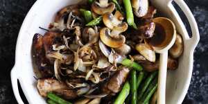 Cr:William Meppem SL Food,Nov 15 Adam Liaw's chicken,mushroom and asparagus stir-fry. SLIFE151115