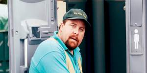 Shane Jacobson (pictured in the film Kenny) has tips for saving water.