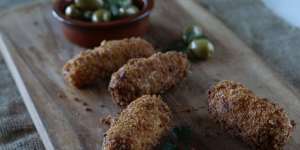 Croquetas make a great snack and are very handy for using up leftovers.
