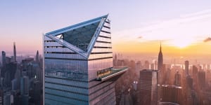 New skyscraper viewing experiences keep being built,including The Edge at Hudson Yards. (Yes,those are people climbing along the edge.)