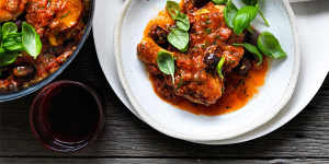 Step into the Provencal bistro,at home:Chicken with tomato and olive sauce