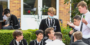 Students at Newington College enjoy lunch without mobile phones.