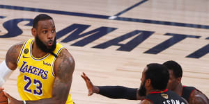 Los Angeles Lakers run away from banged-up Miami Heat in game one of NBA finals