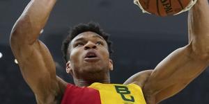 Antetokounmpo turns it on as Bucks hammer Cavaliers