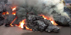 Erupting Hawaii volcano could next spew 10-tonne boulders from summit:scientists