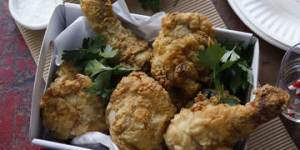 Southern fried chicken with corn.