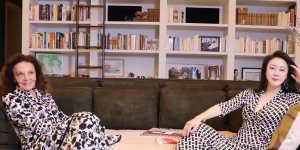 TV anchor Fu Xiaotian interviews designer Diane von Furstenberg. 