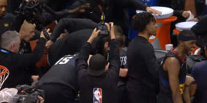 Lakers stunned by insane buzzer-beater