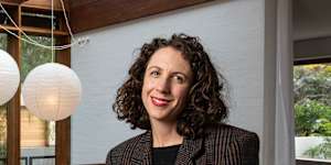 Jennifer McMaster,a founder of Trias architecture,studied architecture at the University of Sydney. 