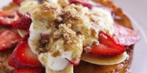 Buttermilk pancakes with hot fruit