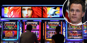 NSW Labor leader Chris Minns said he would support the government if it launched a cashless gaming card trial.