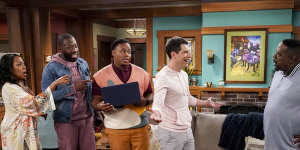 Tichina Arnold,Sheaun McKinney,Marcel Spears,Max Greenfield and Cedric the Entertainer in The Neighborhood.