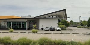 The Oxley Hotel,south of Brisbane,has been listed as a close contact exposure site amid efforts to control the Sunnybank COVID-19 cluster.