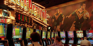 Punters will soon be forced to register themselves if they want to play the pokies in Victoria.