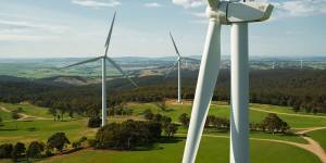 A boom in wind and solar power has lifted the role of renewables in Australia's energy mix,although coal will not be displaced as the country's main power source in the near future.