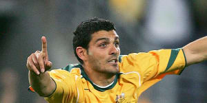 SYDNEY,NSW - NOVEMBER 16:John Aloisi of the Socceroos celebrates scoring the winning goal in the penalty shootout during the second leg of the 2006 FIFA World Cup qualifying match between Australia and Uruguay at Telstra Stadium November 16,2005 in Sydney,Australia. (Photo by Cameron Spencer/Getty Images)*** Local Caption*** John Aloisi