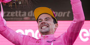 Roglic overcomes 26-second deficit,dropped chain to take Giro lead on penultimate day