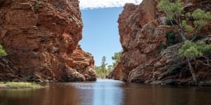 Alice Springs places to swim:Waterholes fill after heavy rains