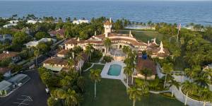 Mar-a-Lago means “sea-to-lake” in Spanish,as it extends between the Atlantic Ocean and the former Lake Worth in Palm Beach,Florida.