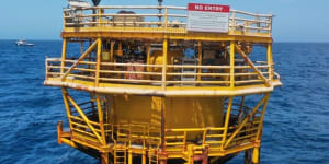 Woodside’s toxic risk oil tower slowly sinking near Ningaloo Reef