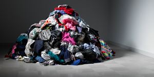 The power and the fashion:researchers turning clothes into batteries