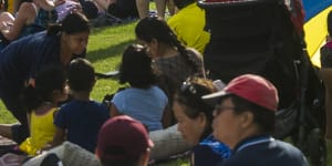 Canberra heat record falls as Australia Day set to bake at 40 degrees