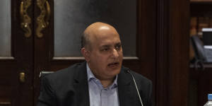 Former icare CEO Vivek Bhatia giving evidence at the inquiry into the workers compensation scheme on Friday.